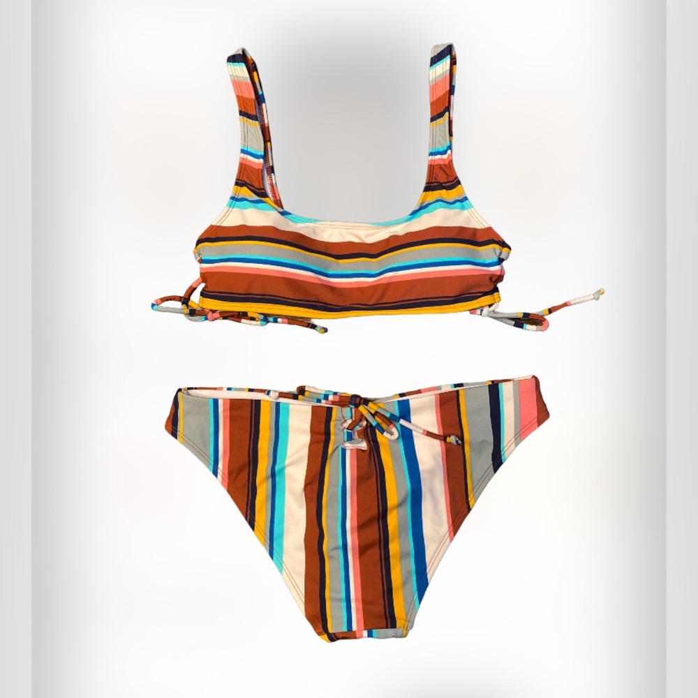 No Boundaries: Bikini - Picture 3 of 9